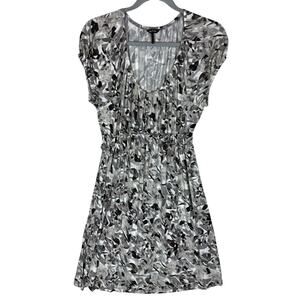 Daisy Fuentes Mini Dress Women's Large Gray Abstract Cap Sleeve Pleated Ruffle‎